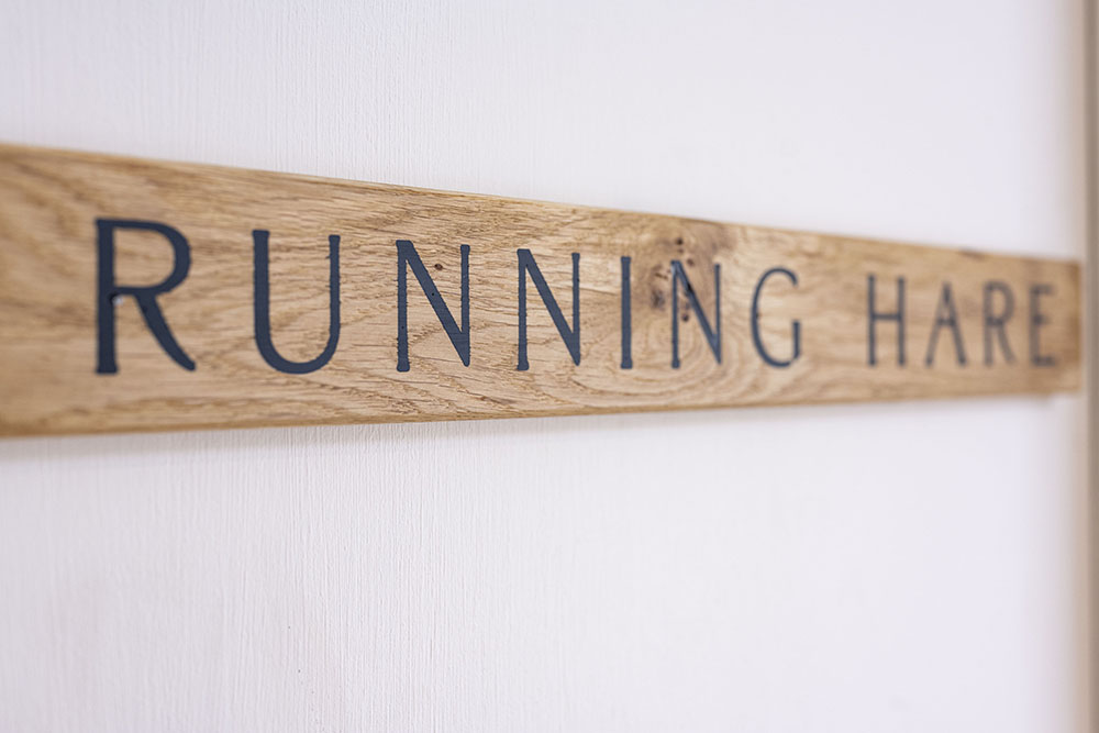 Door Running Hare, Studio Serviced Apartment Inverness