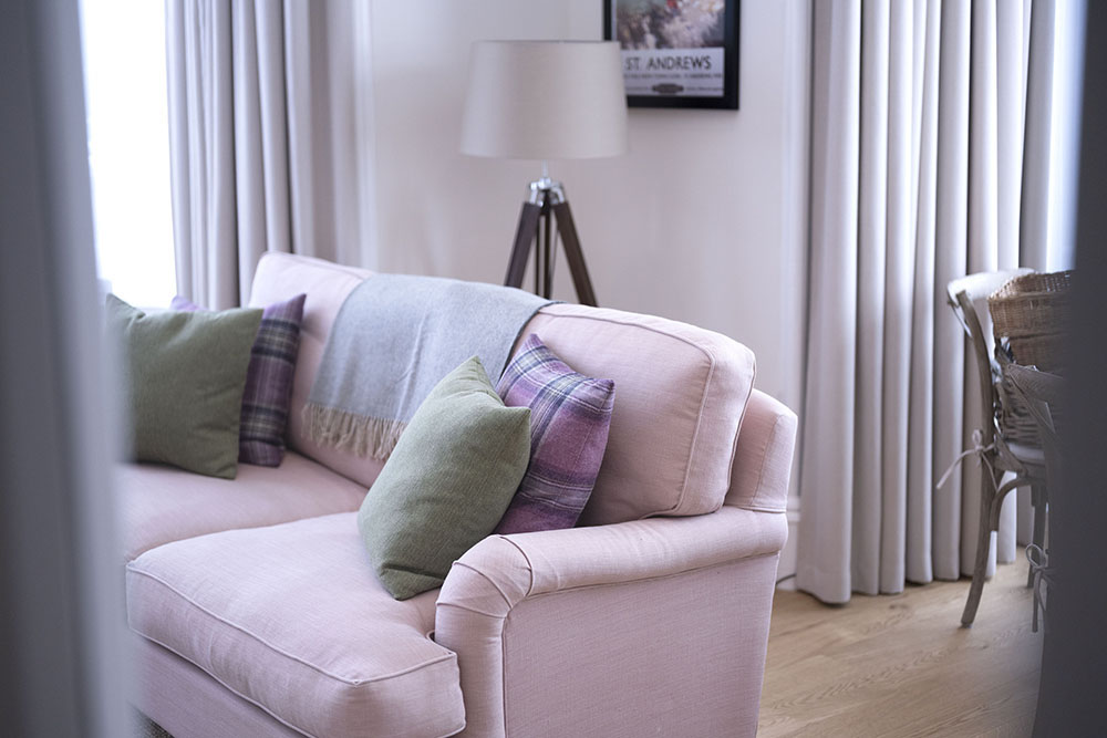 Scottish THistle lounge